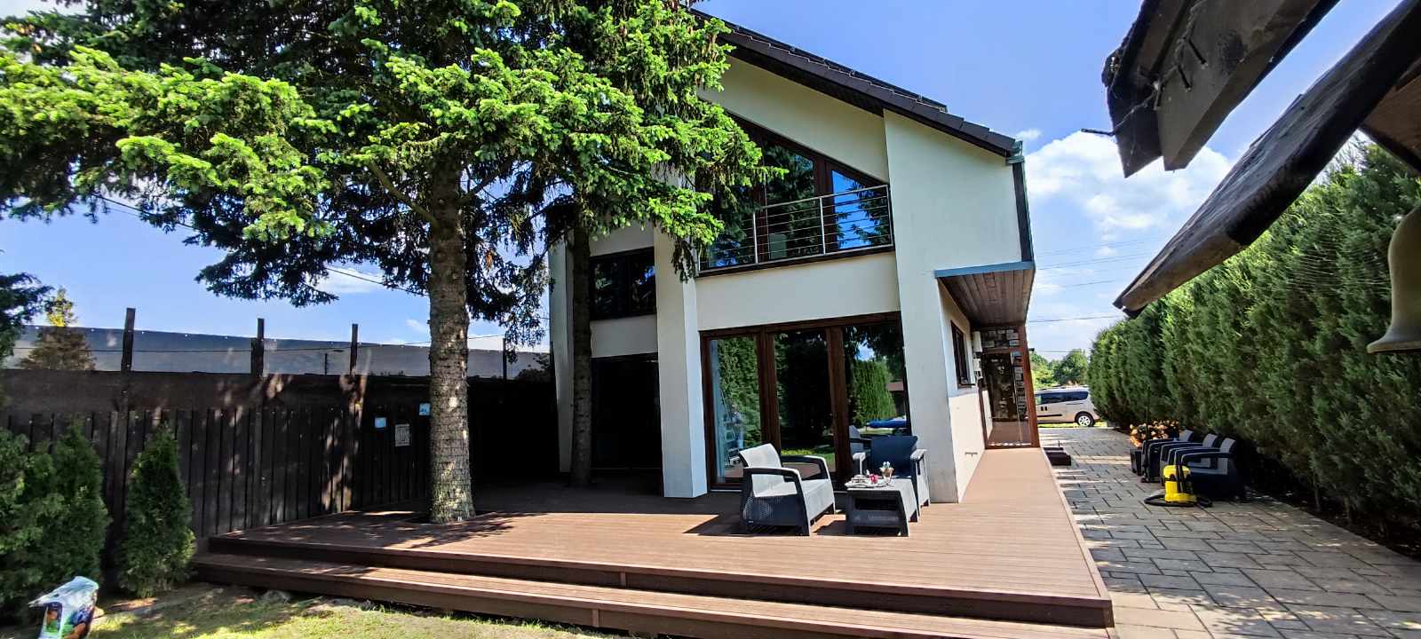 Ideas for decking around a tree
